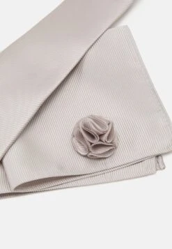 Pier One Set - Otros Accesorios - Silver 11 Pier One Set - Otros Accesorios - Silver -Pier One Tienda 452e98d41bb04aa69987b4e354cb6b93