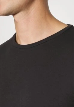 Pier One 3 Pack Muscle Fit- Camiseta Básica - Black 11 Pier One 3 Pack Muscle Fit- Camiseta Básica - Black -Pier One Tienda 4bb67ef78ddb494cb68f3fbd13ed6a54