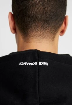 Pier One Unisex - Jersey Con Capucha - Black -Pier One Tienda 51f8fb0225134443854c6a85b118ca62