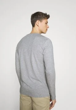 Pier One 2 Pack - Camiseta De Manga Larga - Dark Blue/Mottled Grey 11 Pier One 2 Pack - Camiseta De Manga Larga - Dark Blue/Mottled Grey -Pier One Tienda 5d11c795627a43d3ae83293311d17f0a