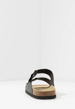 Pier One Unisex - Pantuflas - Black -Pier One Tienda 6792cddf649c4c73afdf1fc19e95f07f