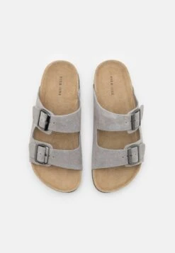 Pier One Leather Unisex - Pantuflas - Grey 11 Pier One Leather Unisex - Pantuflas - Grey -Pier One Tienda 6e172422b00e484a8ac21c5f565af9d6