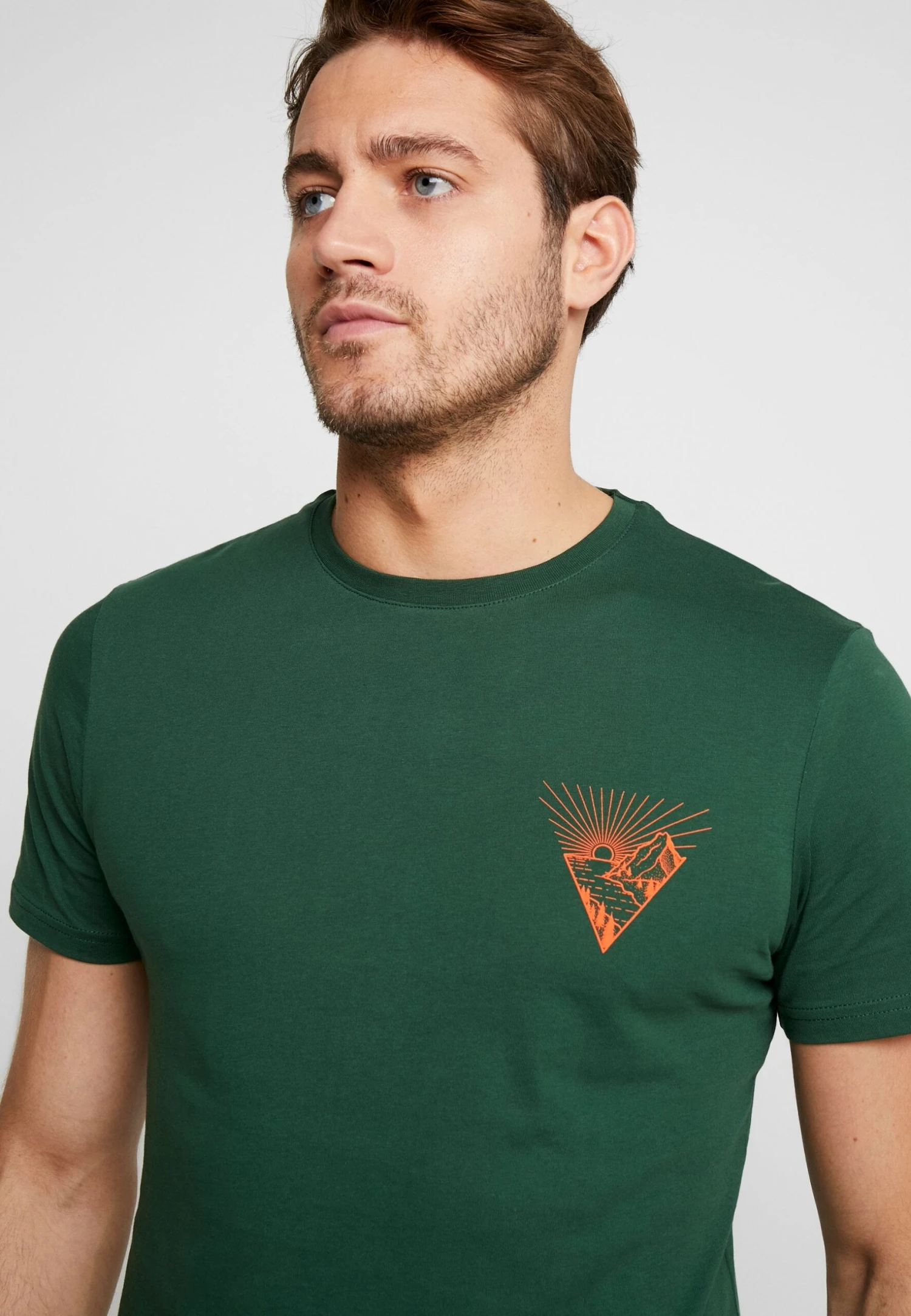 Pier One Camiseta Estampada - Dark Green 6 Pier One Camiseta Estampada - Dark Green - Imagen 4