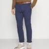 Pier One Belted - Pantalones Chinos - Dark Blue