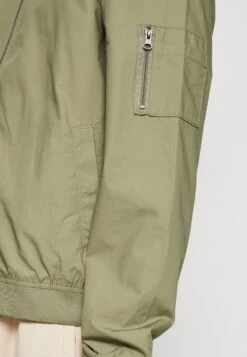 Pier One Chaquetas Bomber - Olive -Pier One Tienda b6f4db9ef2ef4f15aaa38b0e9fcce92f