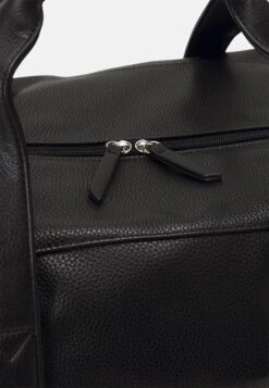 Pier One Unisex - Bolsa De Fin De Semana - Black 13 Pier One Unisex - Bolsa De Fin De Semana - Black -Pier One Tienda cb67ab17a2484602a1c47f61b617aec4